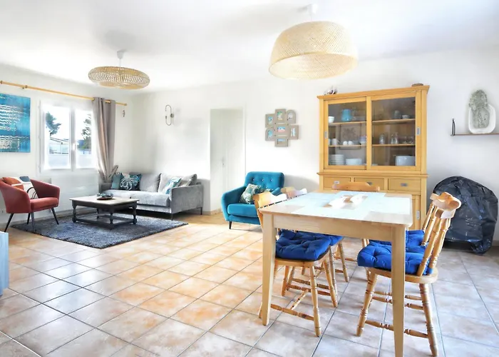 Holiday home Le Poulpe Bleu - Maison 6p Avec Jardin Saint-Jean-de-la-Riviere